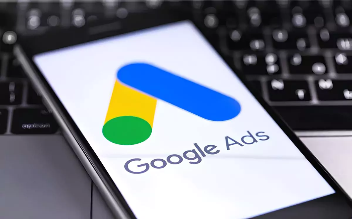 Google Ads прибирає налаштування мови в пошукових кампаніях: що це означає для нас?